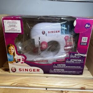 Singer Chainstitch Toy Sewing Machine 2018 NKOK Inc A2214 Tested Plus Batteries